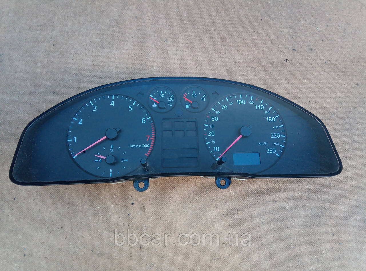Щиток приборов Audi A-4 ( B5) 1.8 8D0 919 861 C