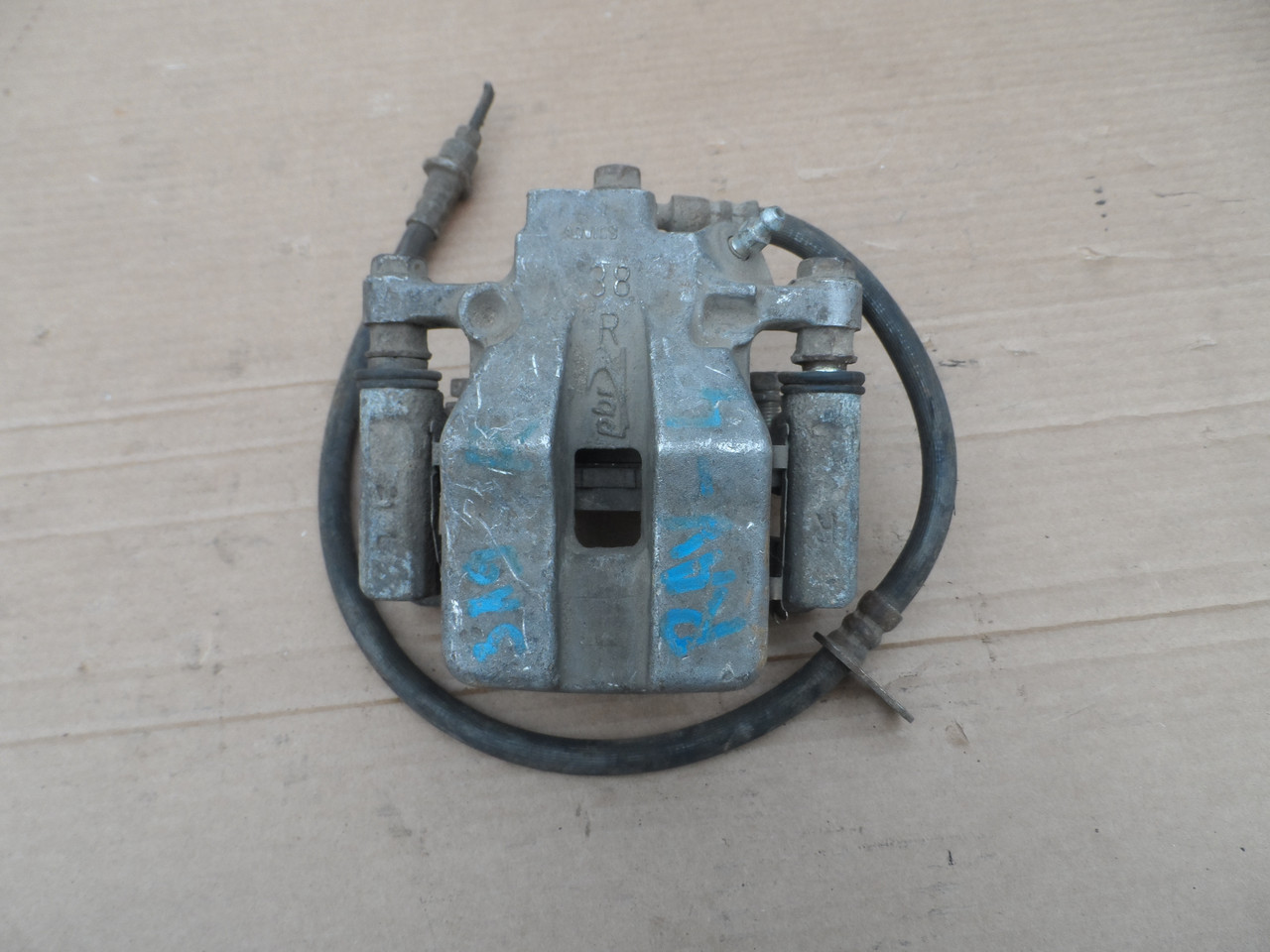 Суппорт задній правий Toyota Camry 40 2006-2011 4783033211