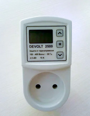 Реле напруги розеточное Devolt УЗ-2500