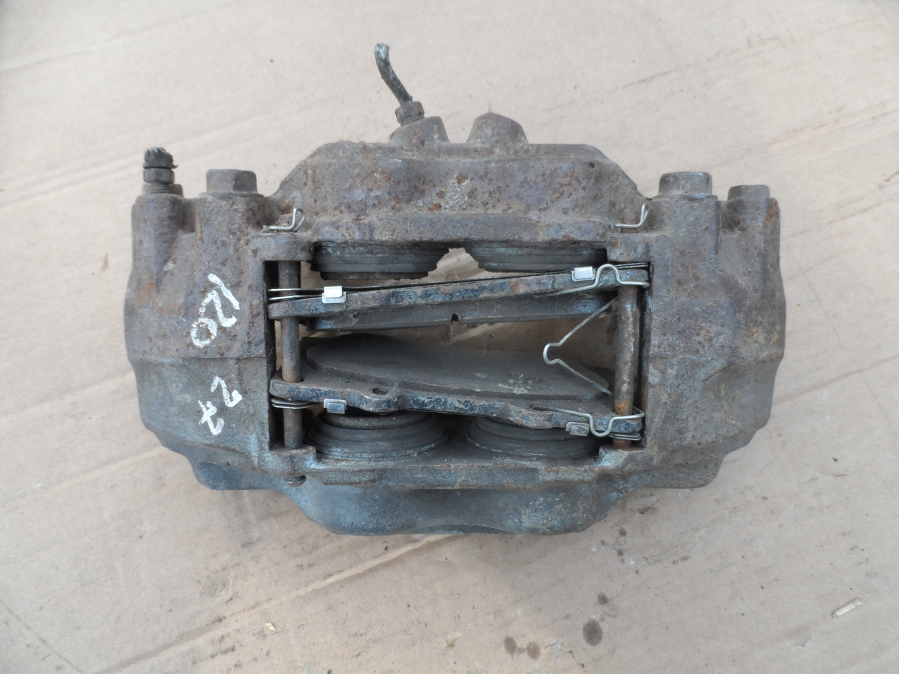 Суппорт передній лівий Toyota Land Cruiser Prado 120 LEXUS GX470 USA 4RUNNER 4775060261