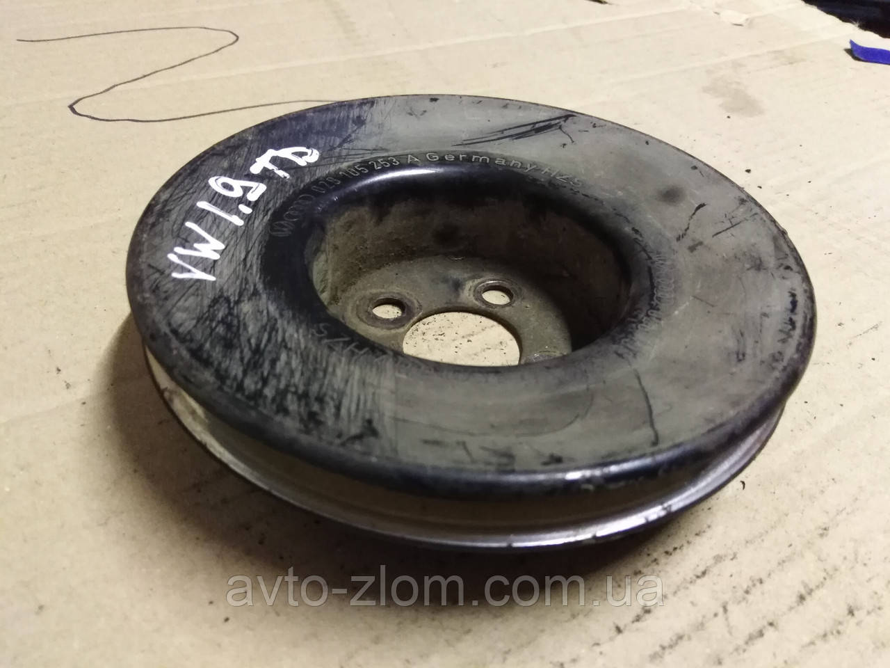 Шків колінвала, генератора Volkswagen Golf 3, Passat B4, Гольф 3, Пассат Б4 1,9 TDI. 028105253A.