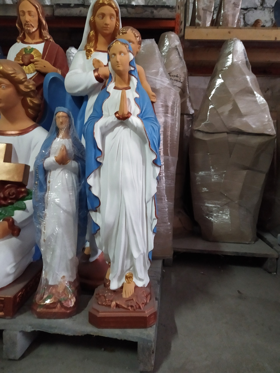 Скульптура Матір Божа Покрова 131 см бетон - фото 5 - id-p505840689