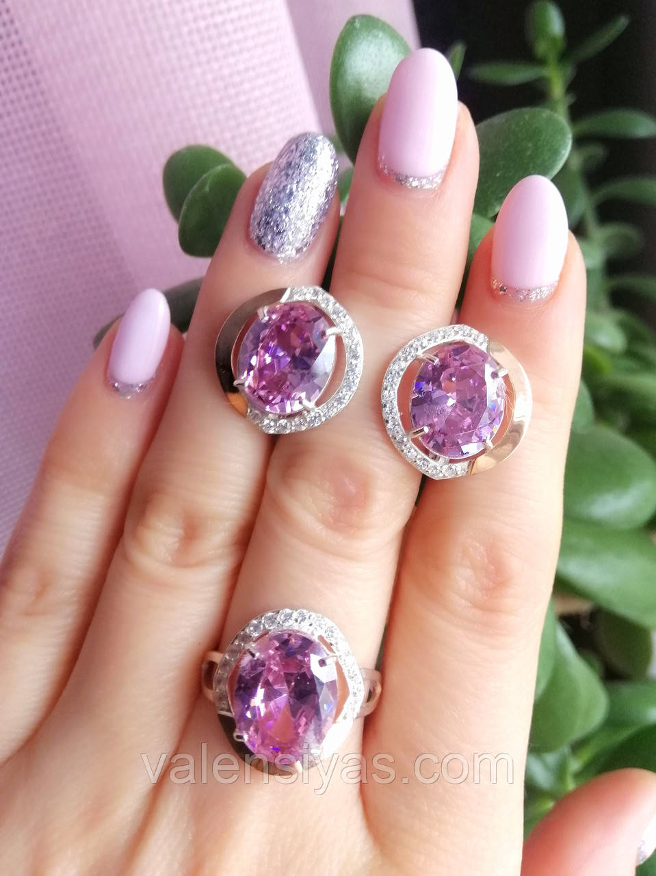 Срібний набір кільце та сережки з рожевими каменями