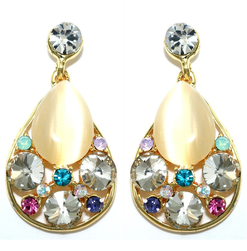 Сережки гвоздики.Квіть оправи: позолота. Інкрустація: циркон і котяче око. Довжина сережки: 3,5 см. Ширина: 18 мм.