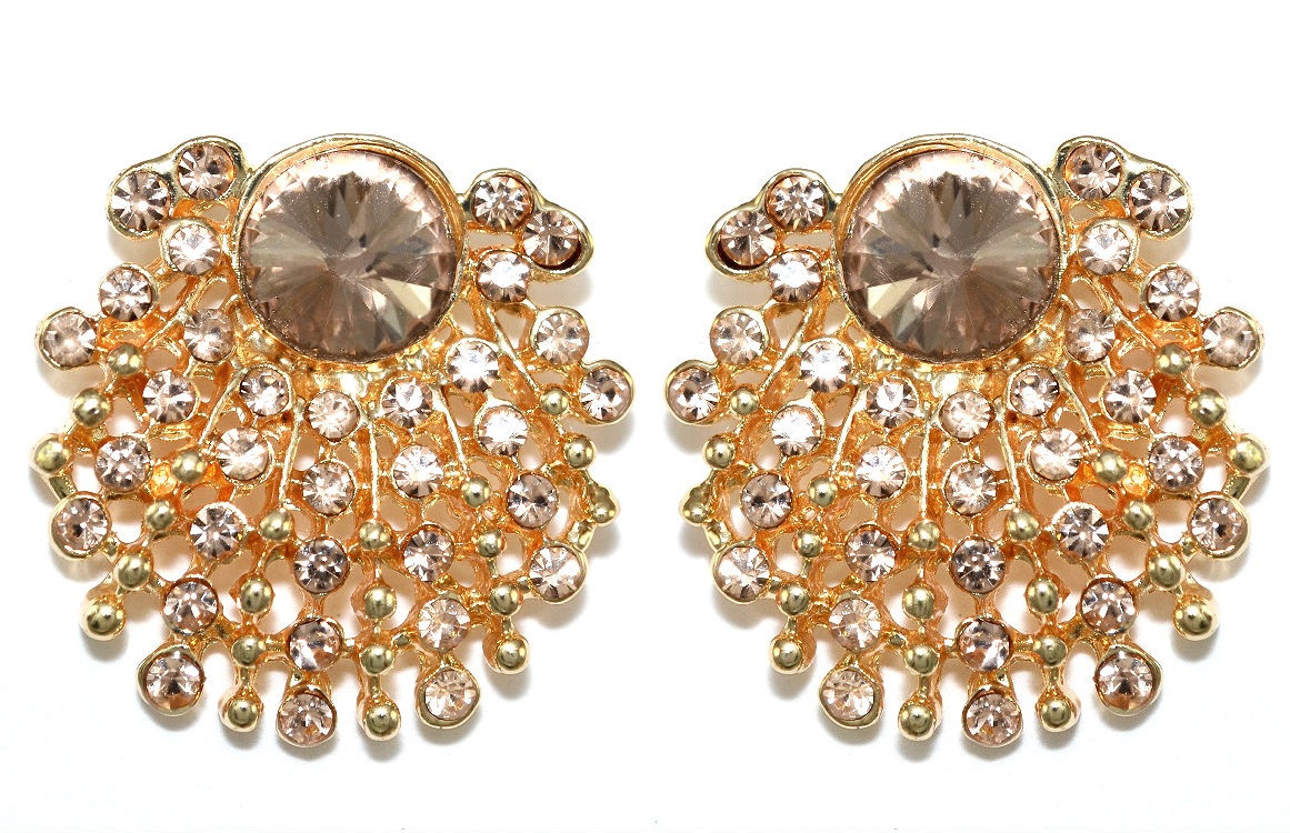 Сережки гвоздики.Квіть оправи: позолота. Інкрустація: пудровий циркон. Висота сережки: 2 см.Ширина: 18 мм.