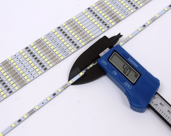 Світлодіодна led лінійка LEDTech slim smd 2835 72led/m 12v 16вт ip20 білий (6000 К) ширина 4 мм