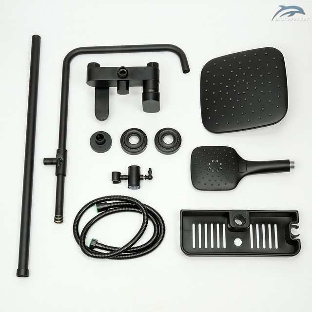 Душова система чорного кольору WEMI SB-10 обладнана трьома діючими пристроями для комфортного прийому душових процедур.