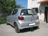 Фаркоп на Toyota Yaris 1 (1999-2005) Без подрезки бампера