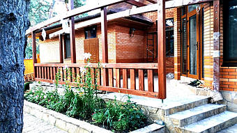 Козырек для входной двери 9х7 м. 33