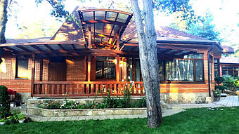 Козырек для входной двери 9х7 м. 45