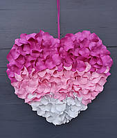 Декоративне рожево-біле серце як декор до дня святого Валентина