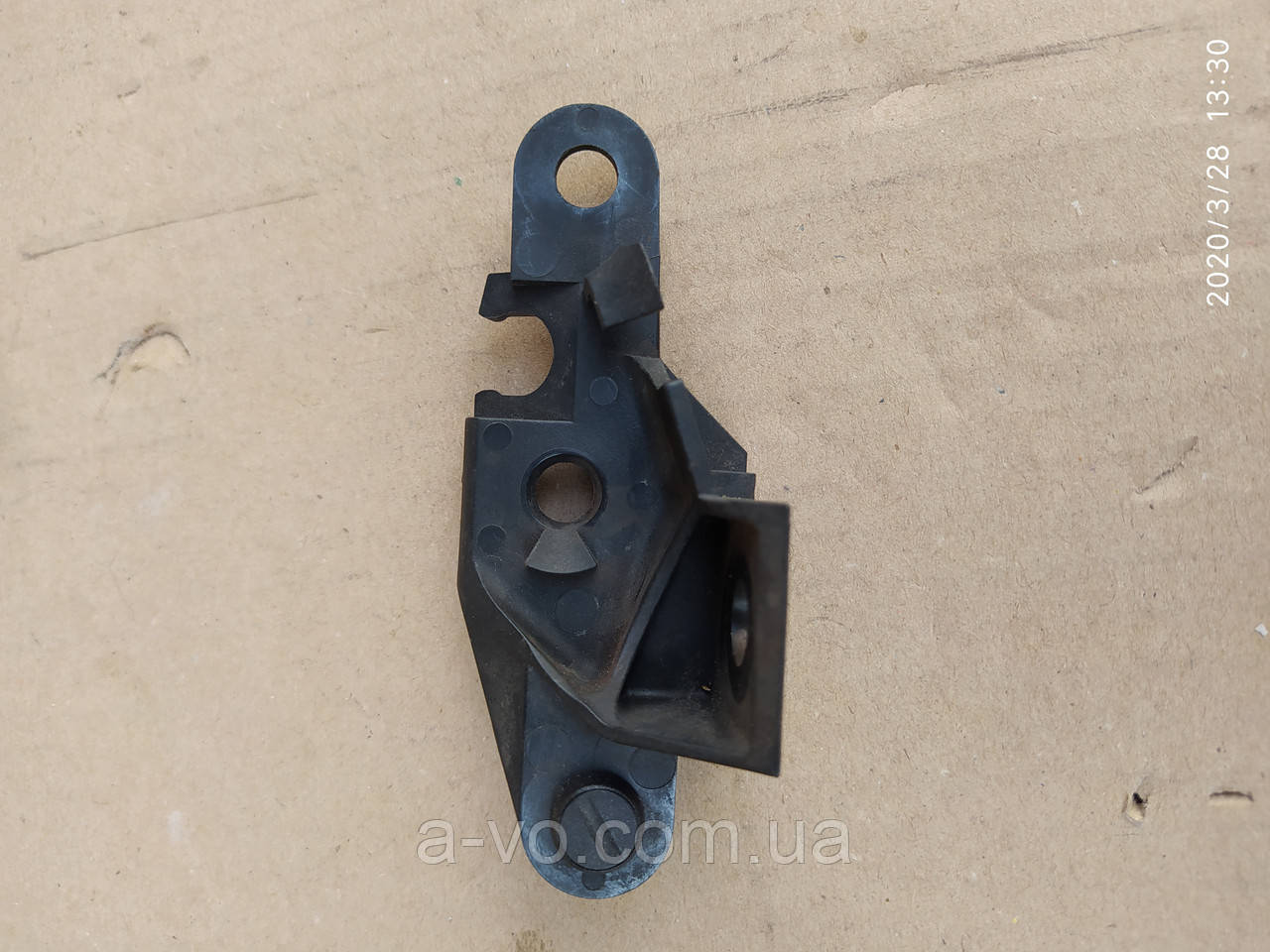 Кронштейн кріплення замка капота renault espace iv 02-14 8200115946