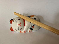 Підставка під палички для їжі кішечки Манекі-Неко, кераміка