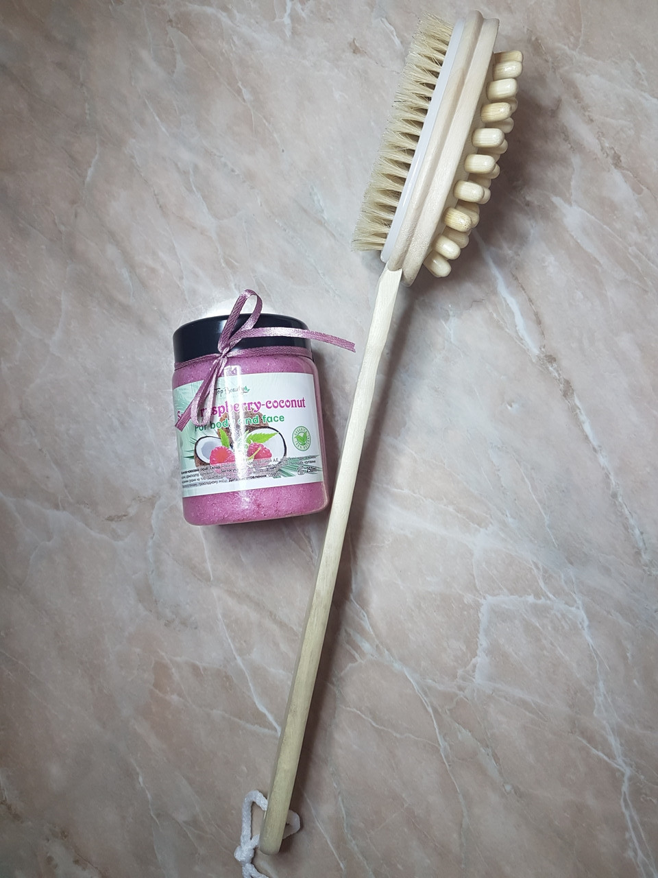 Набор Щетка для Массажа и Кокосовый Скраб Малина — Купить Недорого на ...