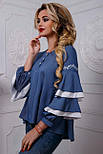 Блуза синя стильна молодіжна з вишивкою, рукав волан, фото 2