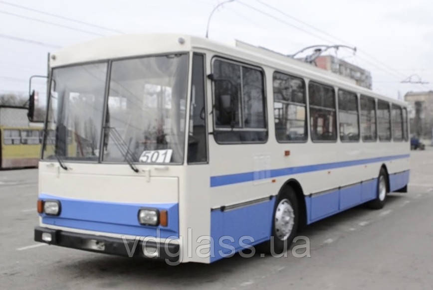 Лобове скло на тролейбус Skoda Tr14
