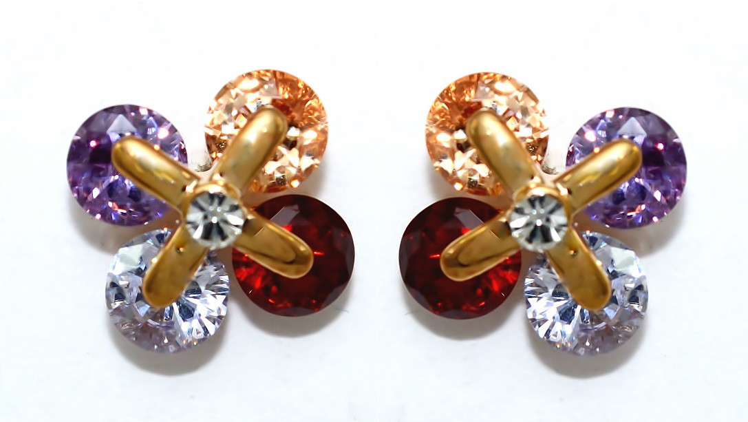 Сережки гвоздики. Колір оправи: позолота. Камені: циркон різних кольорів. Діаметр: 10 мм.
