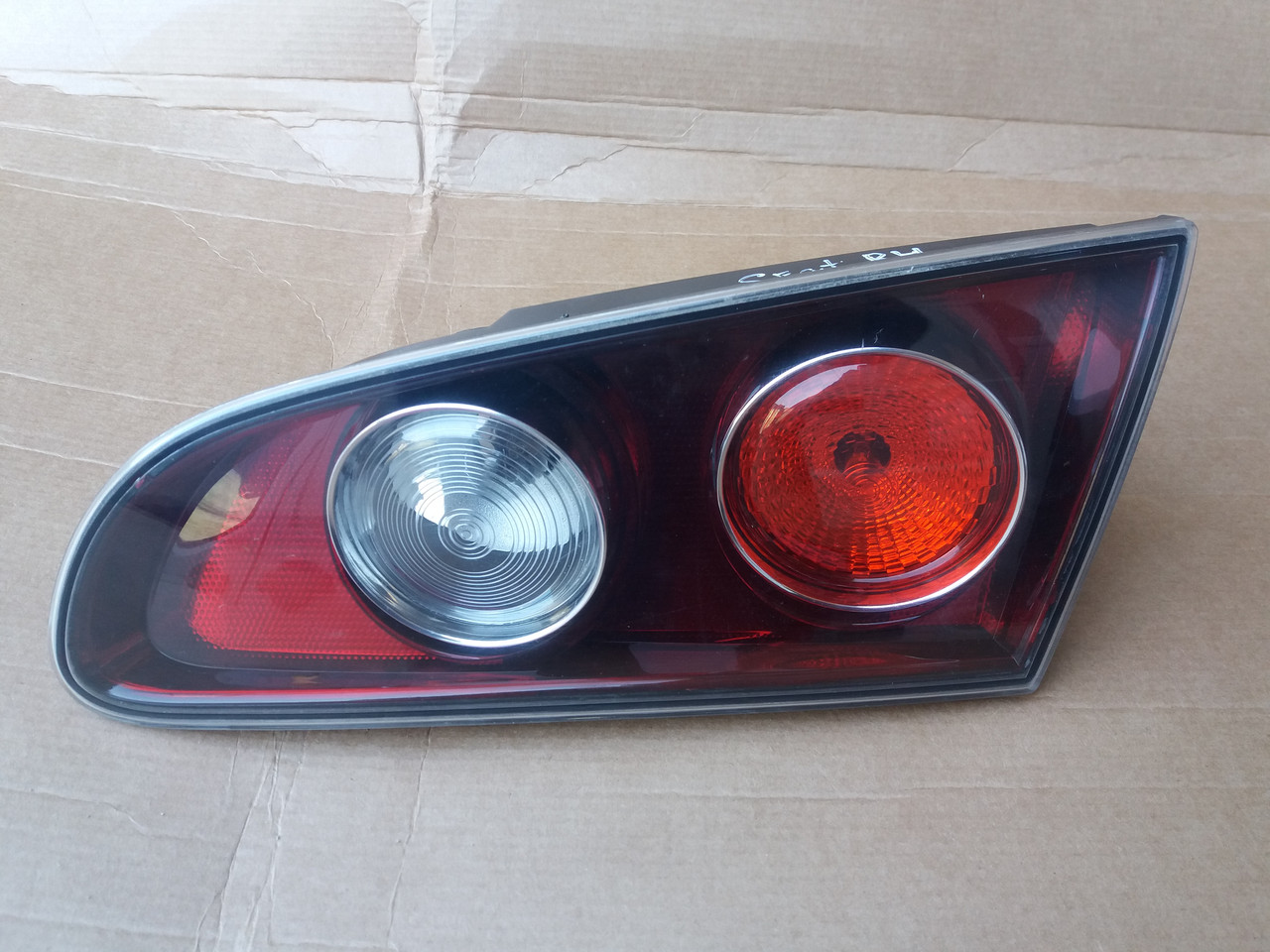 Ліхтар правий внутрішній у кришку багажника Seat Ibiza 3 2002-2008 6l6945094
