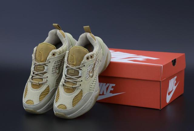 Жіночі NIKE M2K TEKNO фото