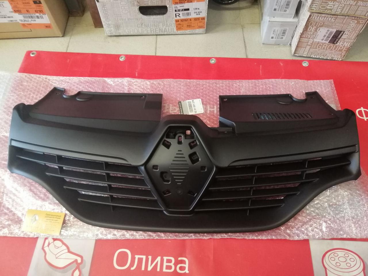 Решітка радіатора Renault Sandero 2 (Original 623105727R)