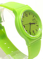 Детские наручные водонепроницаемые часы 10bar Q&Q VP46J018Y зелёные