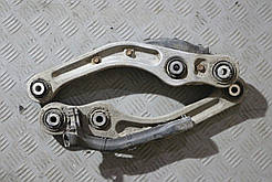 Важіль задньої підвіски верхній 4E0505361 AUDI A8 D3 4.2 V8