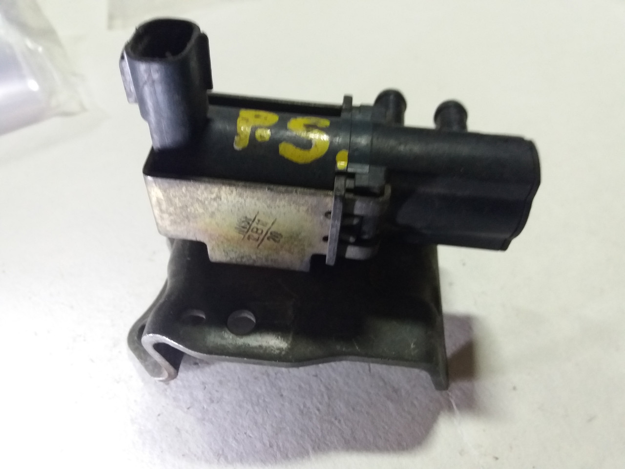 Клапан електромагнітний Mitsubishi PAJERO SPORT PAJERO WAGON MR507579 1362002190, фото 1