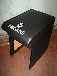 Підлокітник Renault Меган (2002 - 2008) з вишивкою