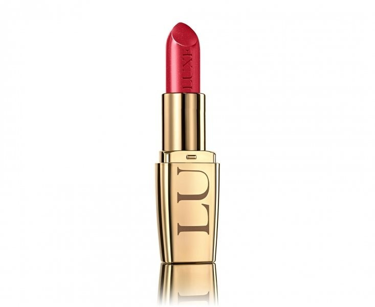 Увлажняющая губная помада LUXE AVON Red Haute