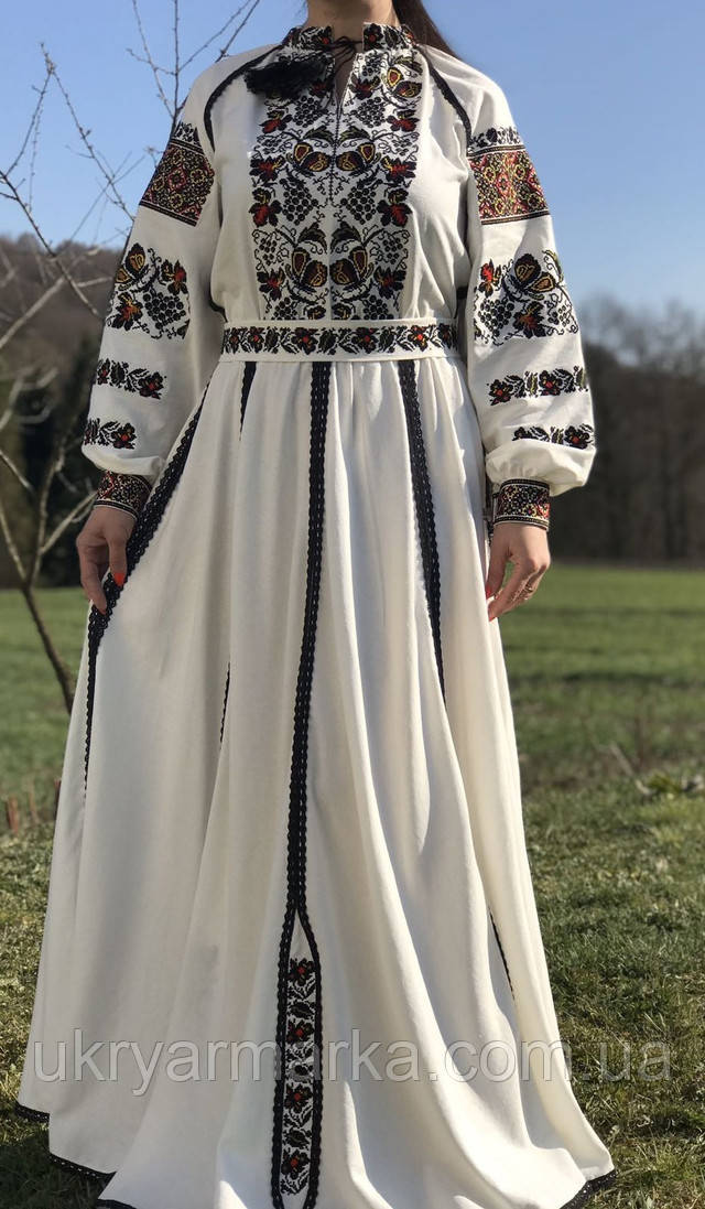 вишиті сукні