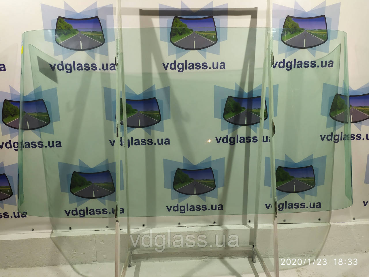 Karosa 936, 9 серії лобове скло