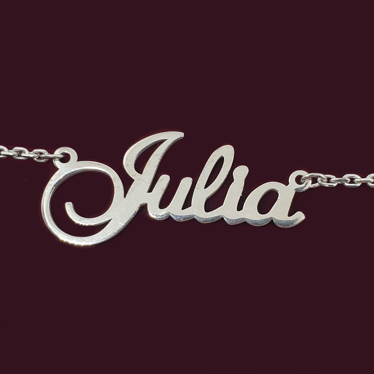 Срібне кольє з ім'ям Julia