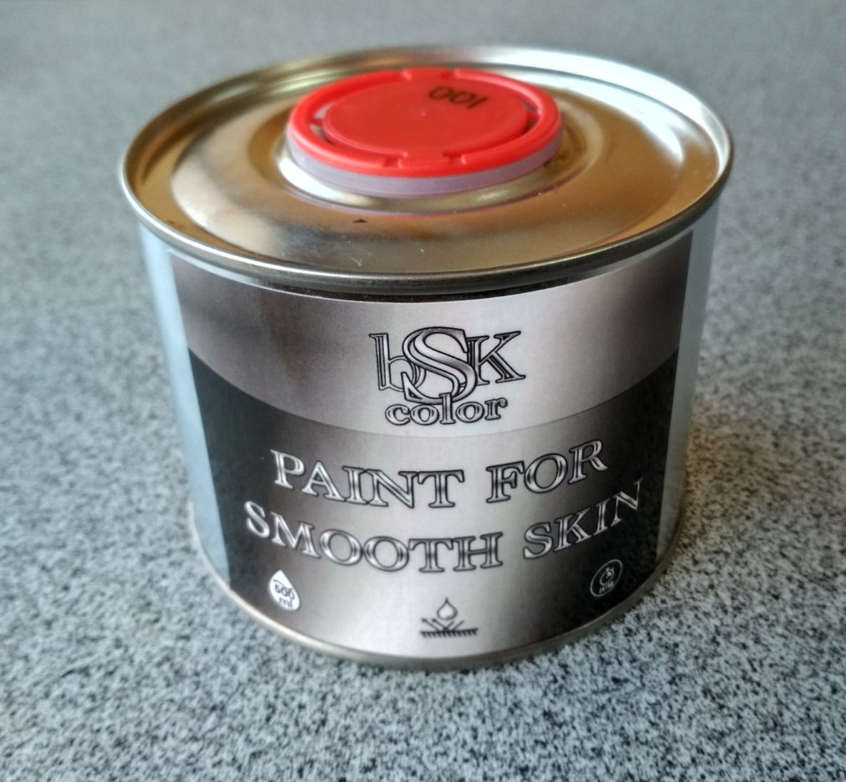 Фарба для гладкої шкіри "BSK color" білого кольору 0.5 літра