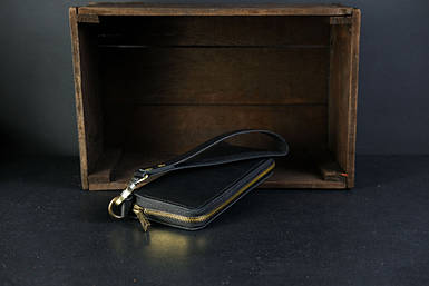 Жіночий гаманець клатч на блискавці з ремінцем з натуральної шкіри колір Чорний