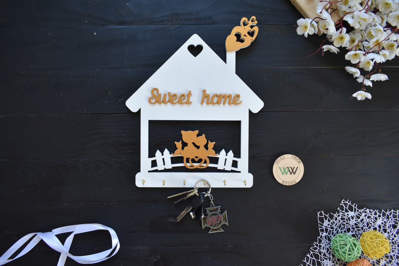 Настінна ключниця з дерева у вигляді будиночка з котиками. Sweet Home. Білий з золотим, фото 1
