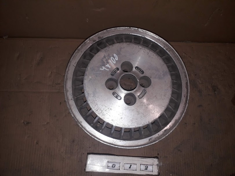 No12 Б/в диск R13 4x100 ET33 для Audi 80 B3 1986-1991