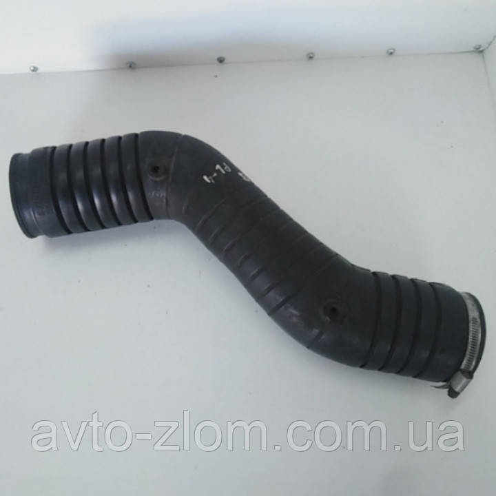 Патрубок повітряного фільтра Volkswagen Passat B3, B4, Пассат Б3, Б4 1,8. 357129627B.