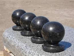 Гранітні кулі
