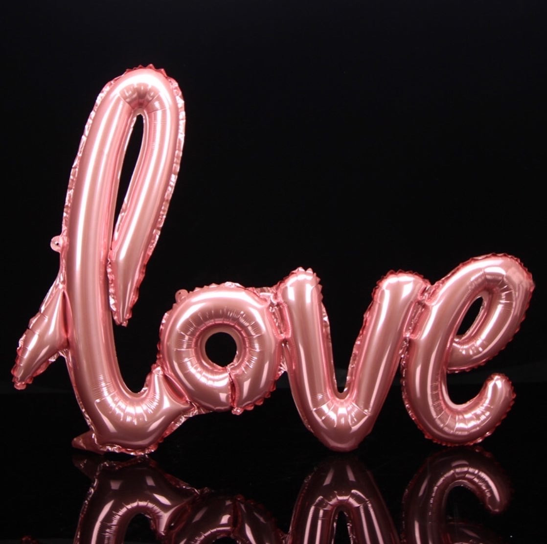 Напис фольгована "Love" Рожевий. Довжина 1 м.