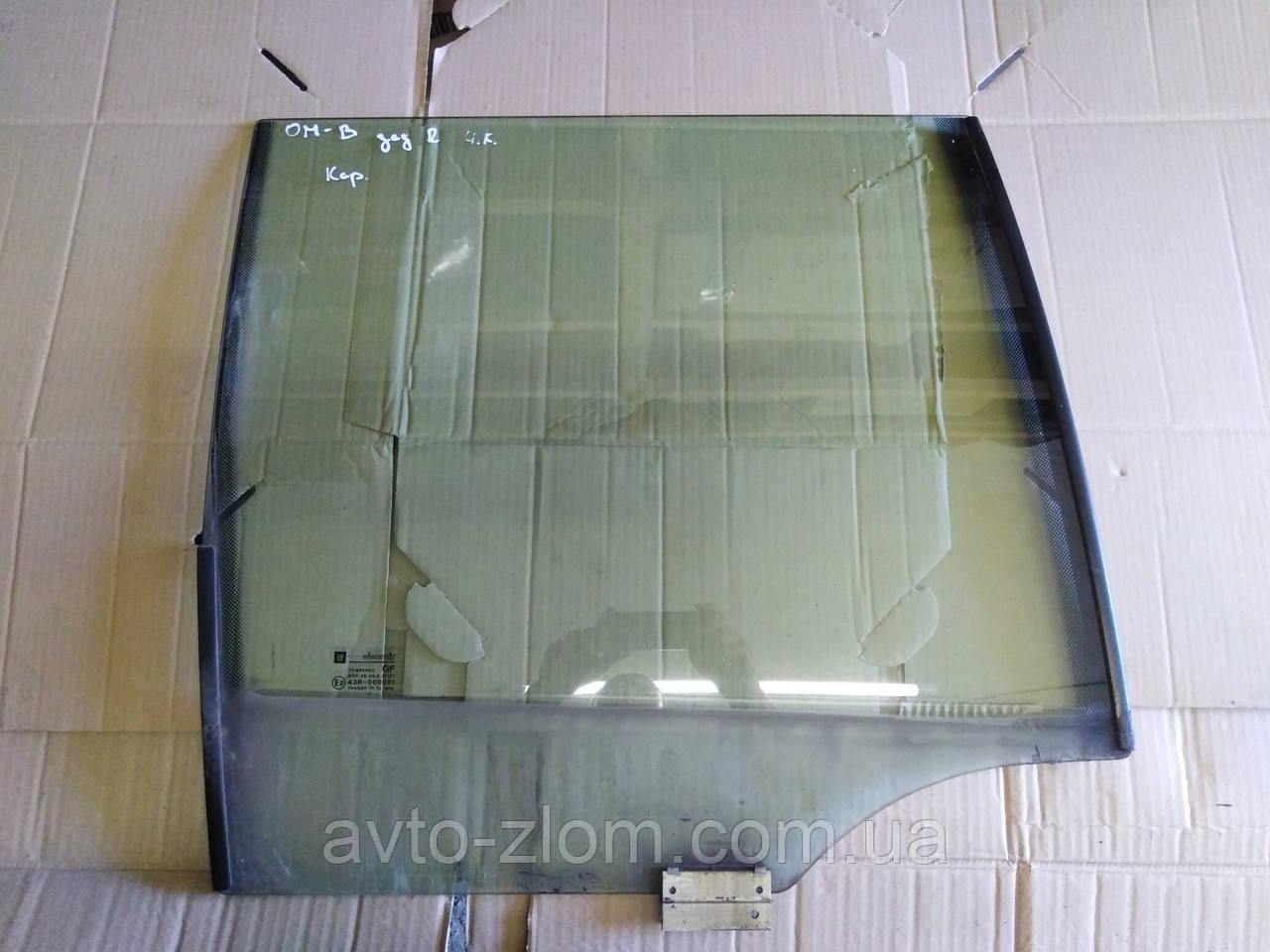 Скло дверцят заднє праве Opel Omega B, Опель Омега Б. Універсал, карап., фото 1