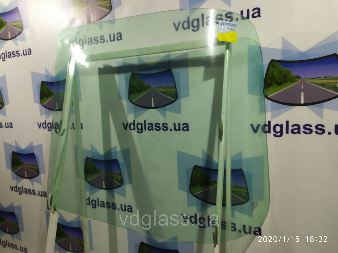 ЛАЗ 695, 699 лобове скло від українського виробника автостекла