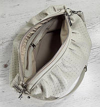 623 Натуральна шкіра, Об'ємна сумка клатч pouch. Сумка жіноча бежева молочна — шкіряна сумка пельмінь екрю, фото 5