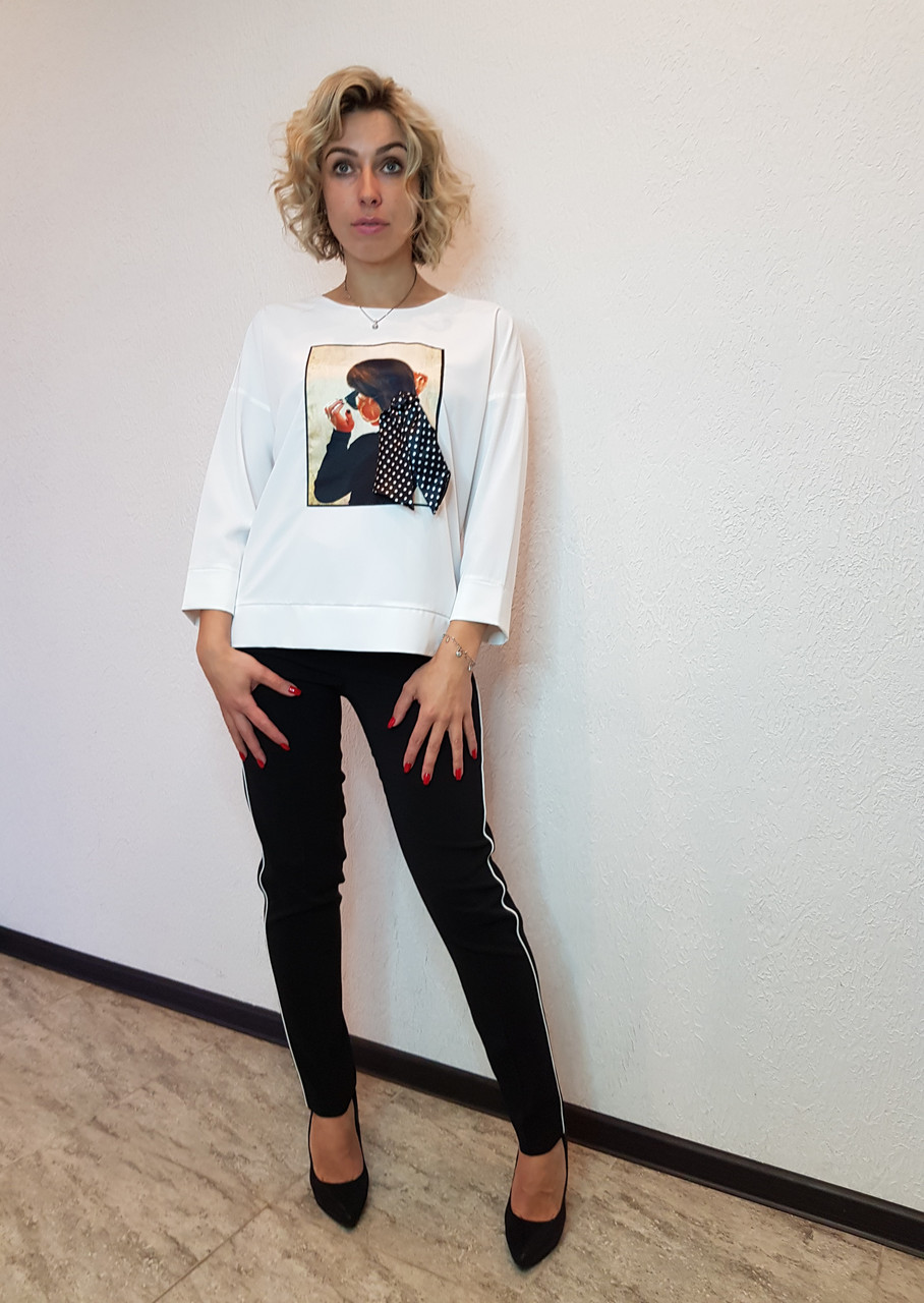 Біла блузка з фотопринт X&T