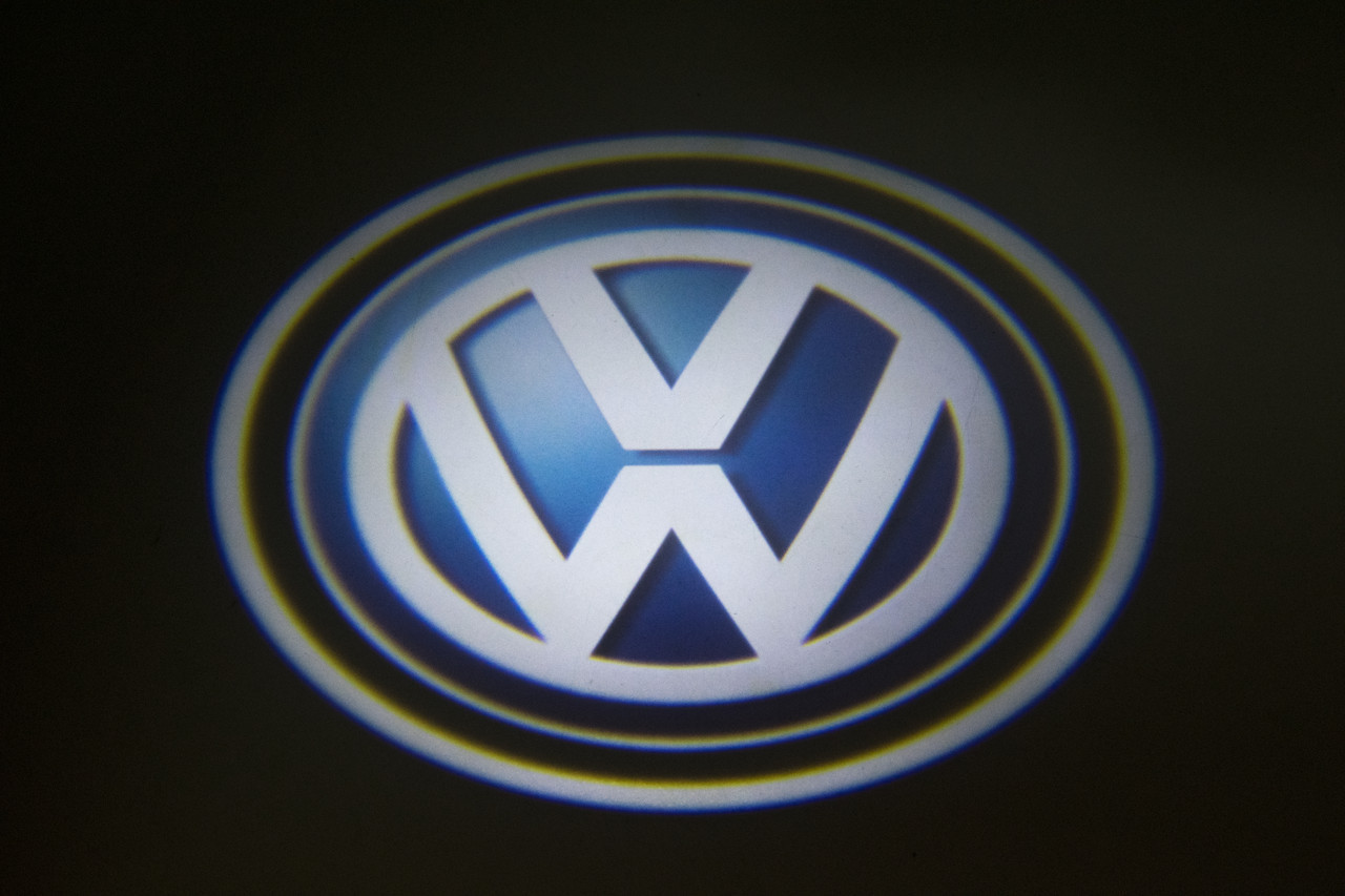 Підсвічування "DOOR LIGHT" логотип VW