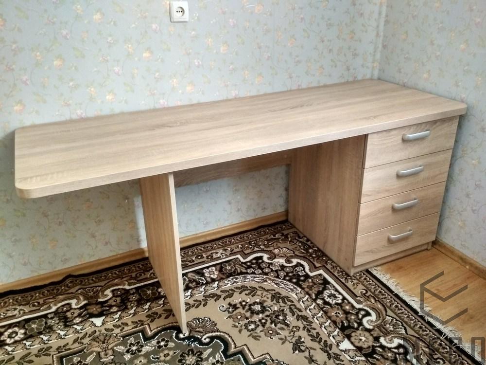 Стіл письмовий