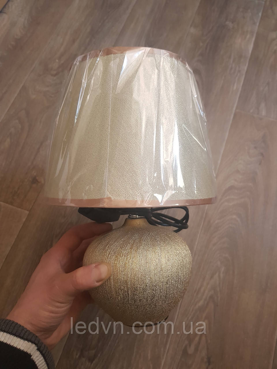 Настольная лампа с абажуром бежевый - фото 4 - id-p1158715961