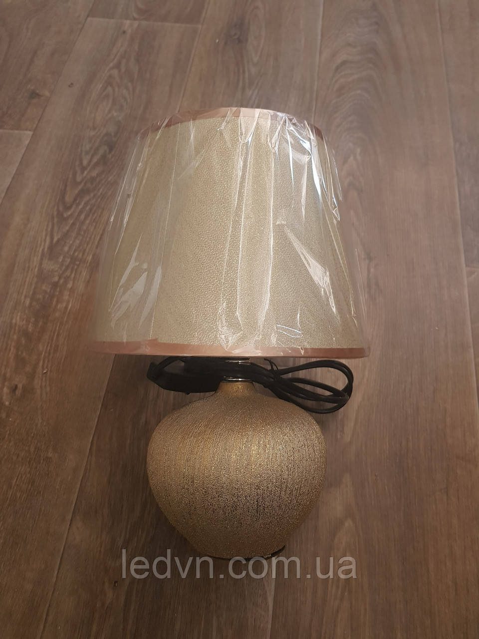 Настольная лампа с абажуром бежевый - фото 8 - id-p1158715961