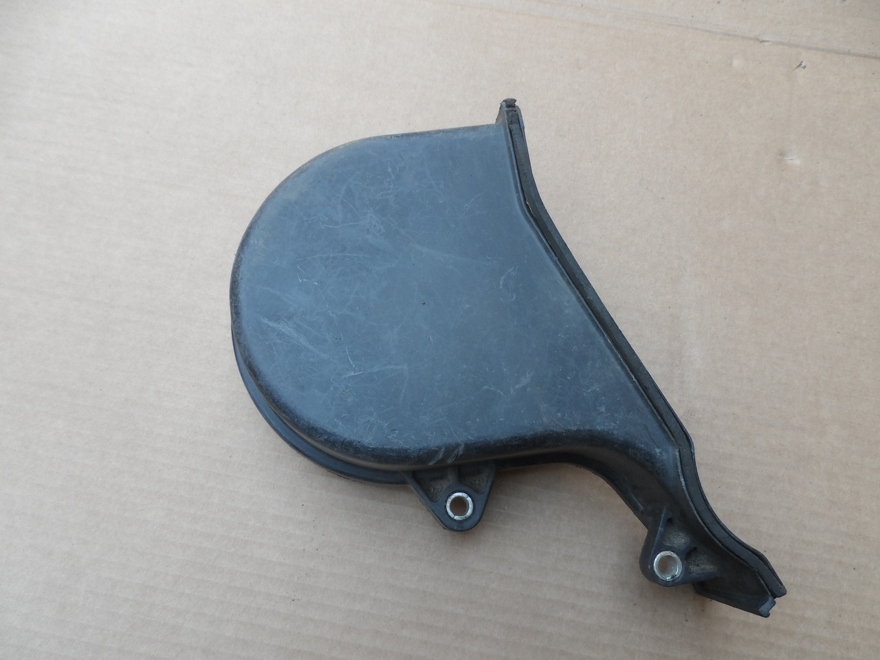 Кришка ременя гм ліва 6G72 Mitsubishi MD368974