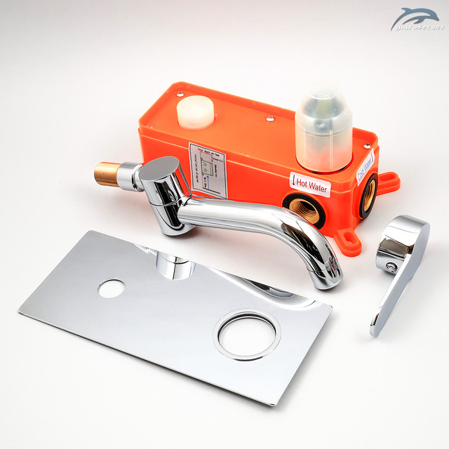 Вбудовується в стіну змішувач для раковини SGR-02 з горизонтальною установкою.