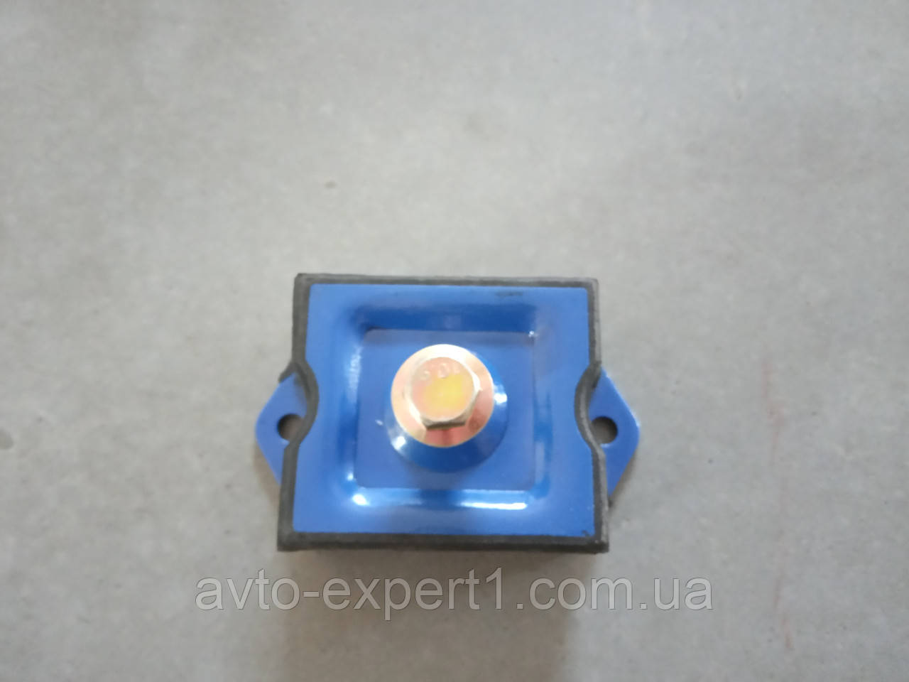 Подушка кріплення двигуна передня (71x117x45) HOWO, фото 1